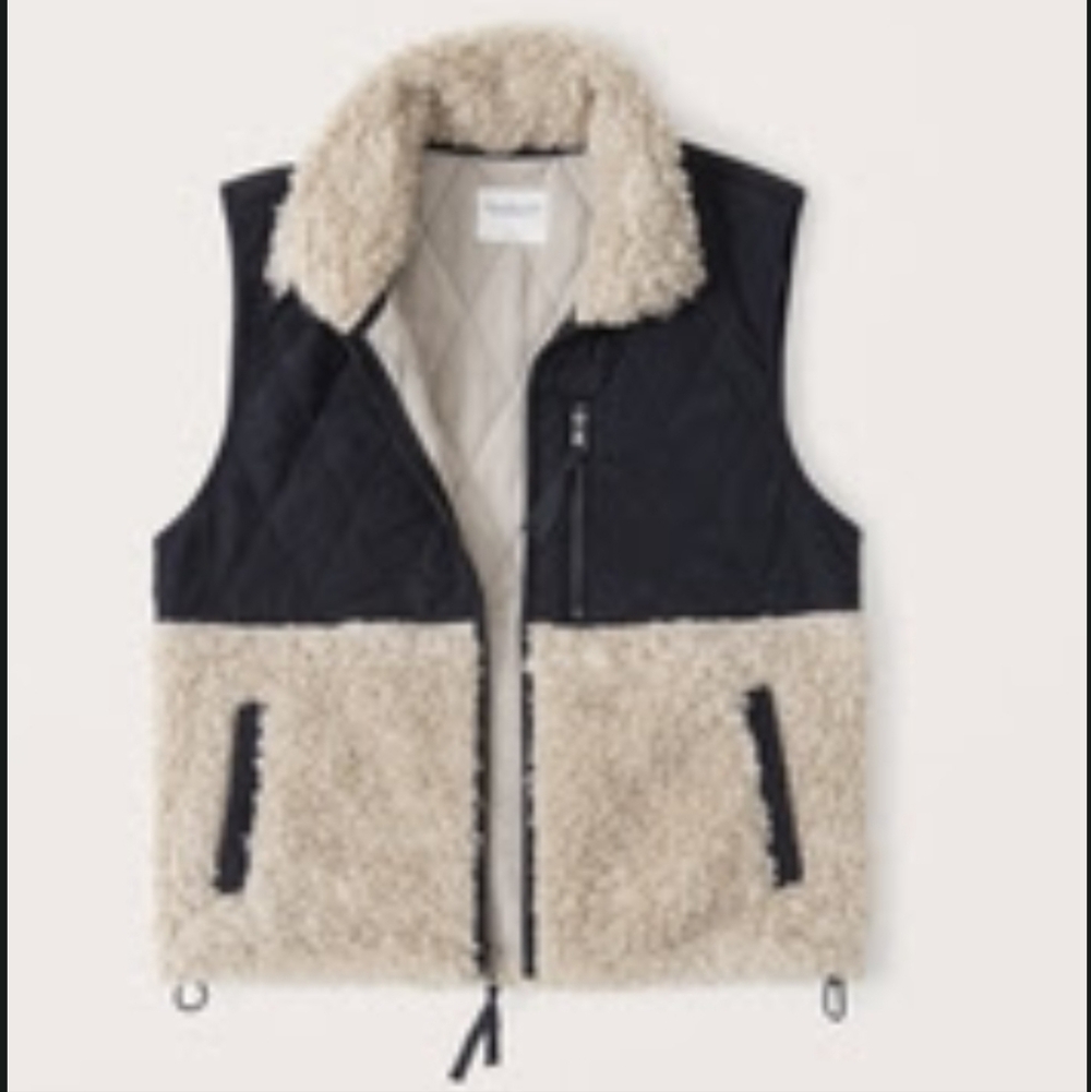 Abercrombie & Fitch Cropped Two-Tone Sherpa Vest - Picture 2 of 16